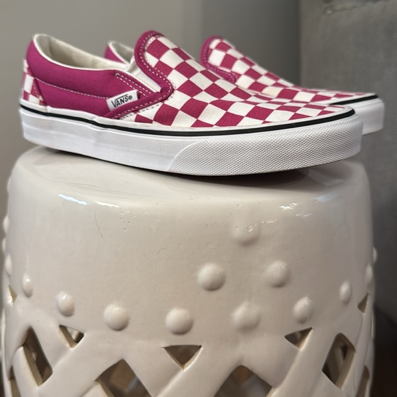 Fuchsia vans size 6 in women’s new without tags - Picture 2 of 5